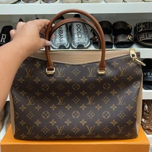 I have a brand new LV Pallas MNG full sesame bag.